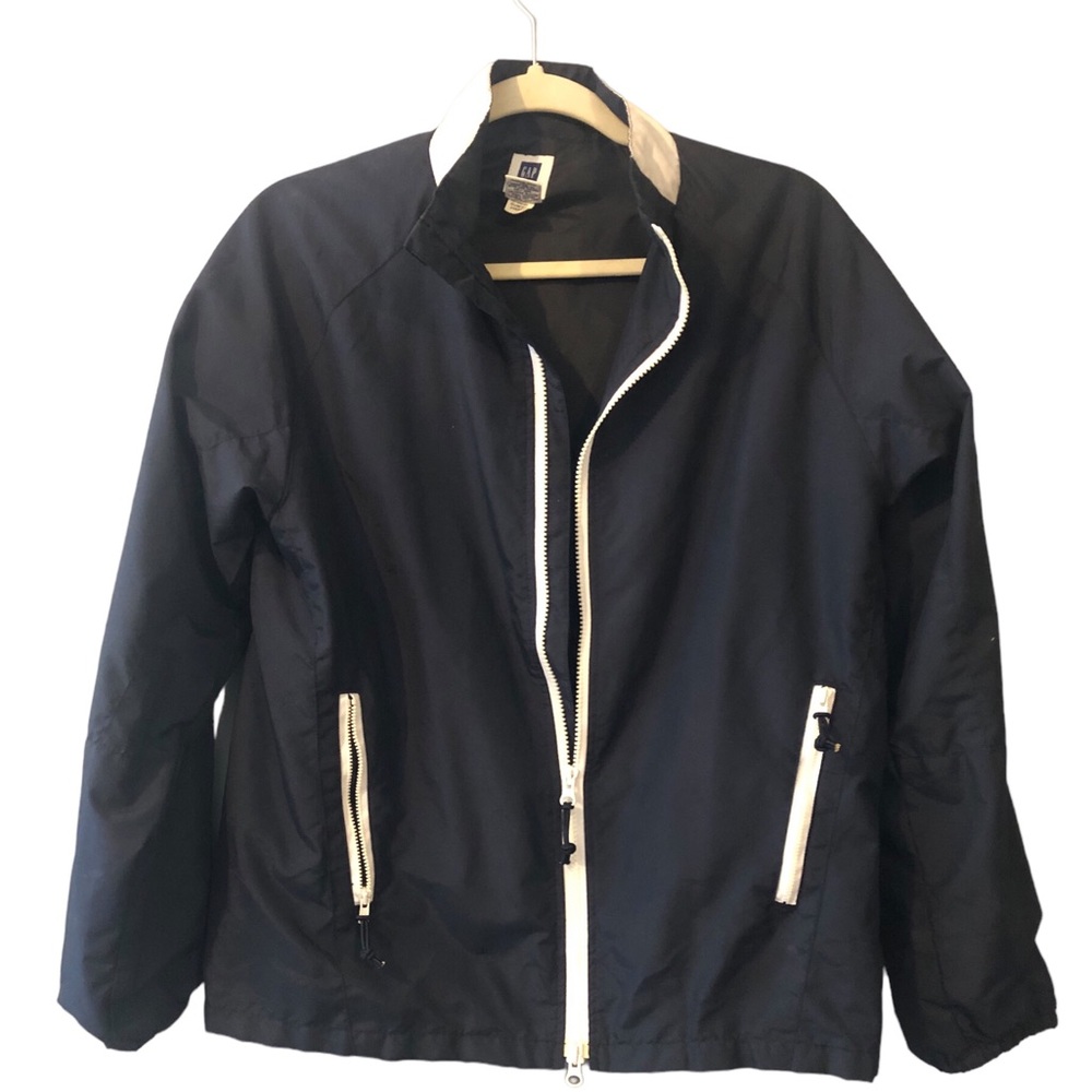 GAP Women’s size M lightweight windbreaker.